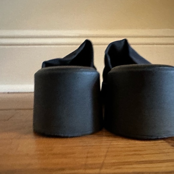 Steve Madden “Slinky” Flatform Sandals - Picture 5 of 7